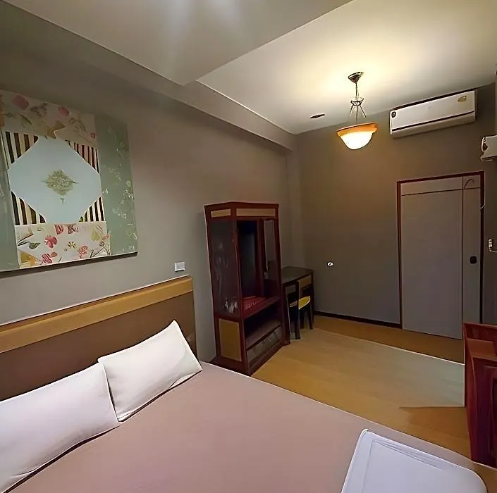 Buri Hostel Bangkok-1
