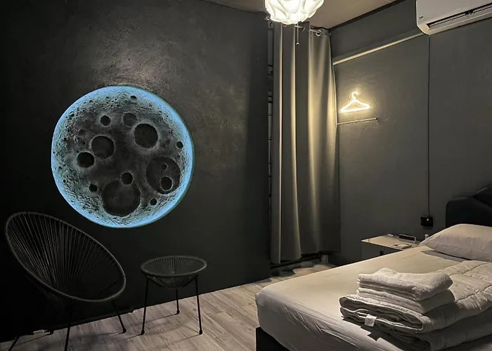 Doctor Alien Hostel Don Mueang Bangkok